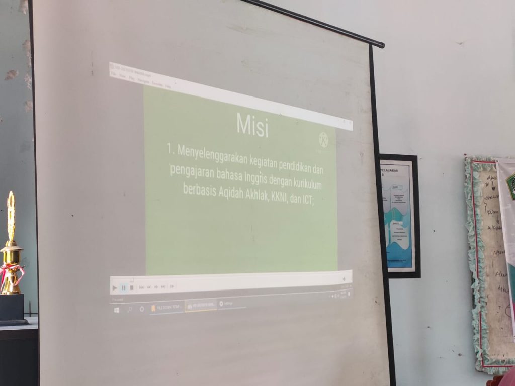 kegiatan sosialisasi penerimaan mhsiswa baru prodi tbi