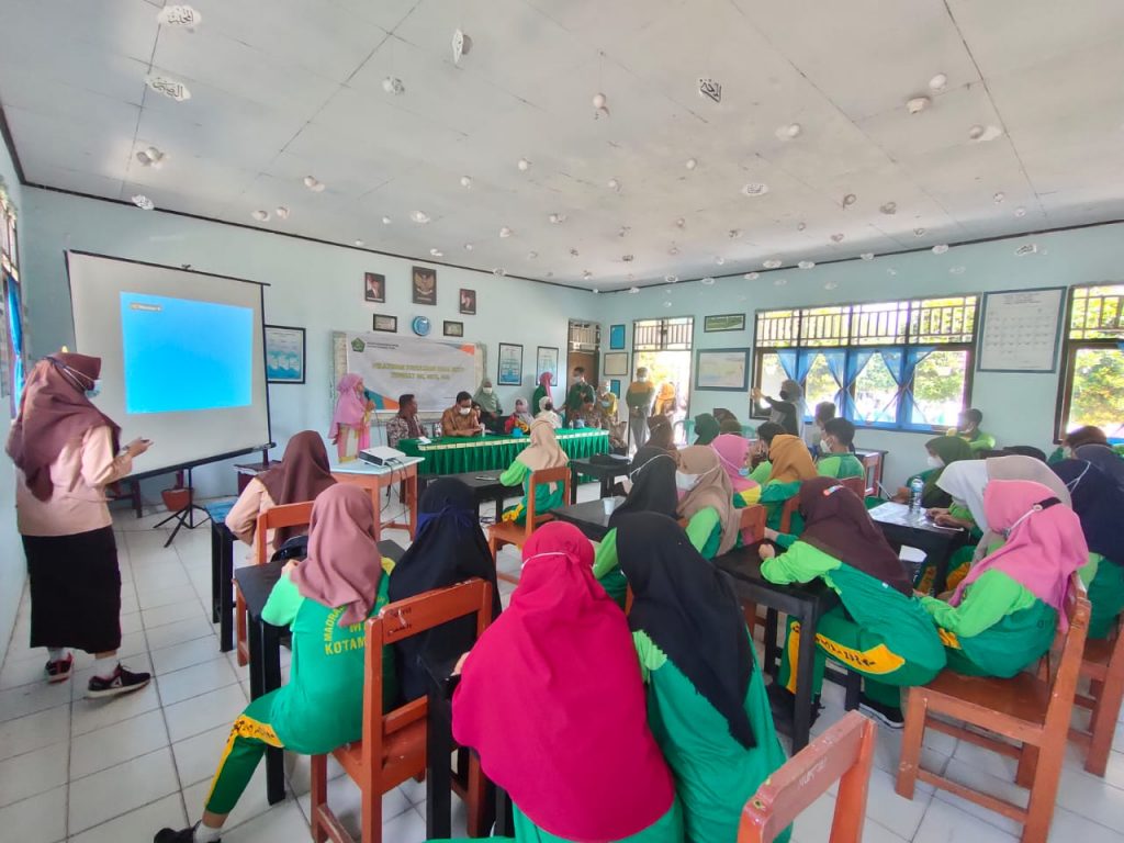 kegiatan sosialisasi penerimaan mhsiswa baru prodi tbi